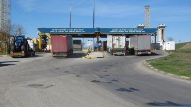 Интензивен е трафикът на влизане в България при Русе и Видин