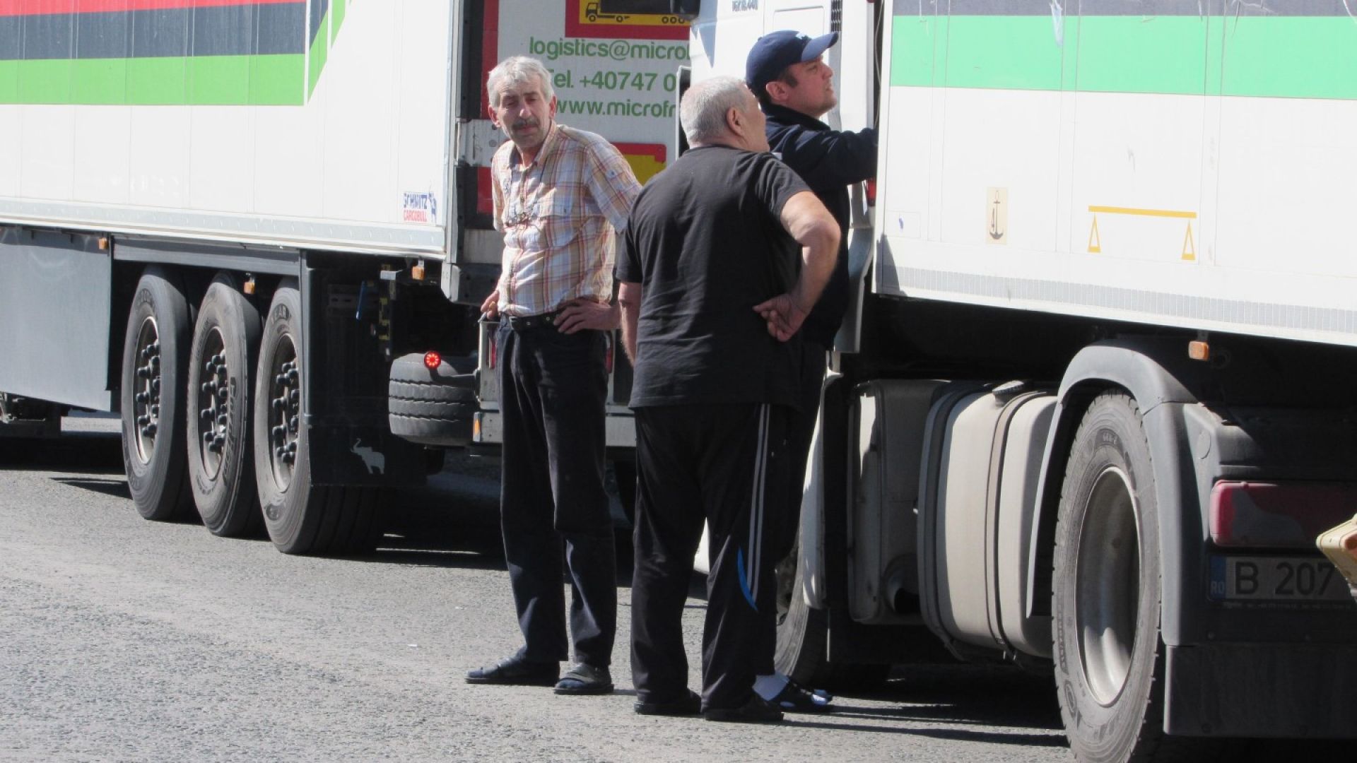 Огромна опашка се оформи в района на граничния пункт Дунав