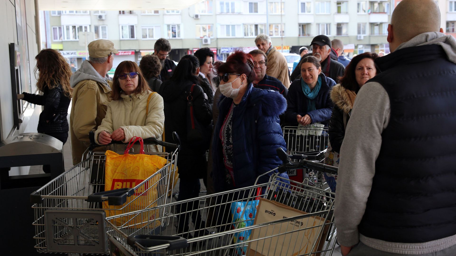 РЗИ и МВР ще имат право да затворят магазини ако