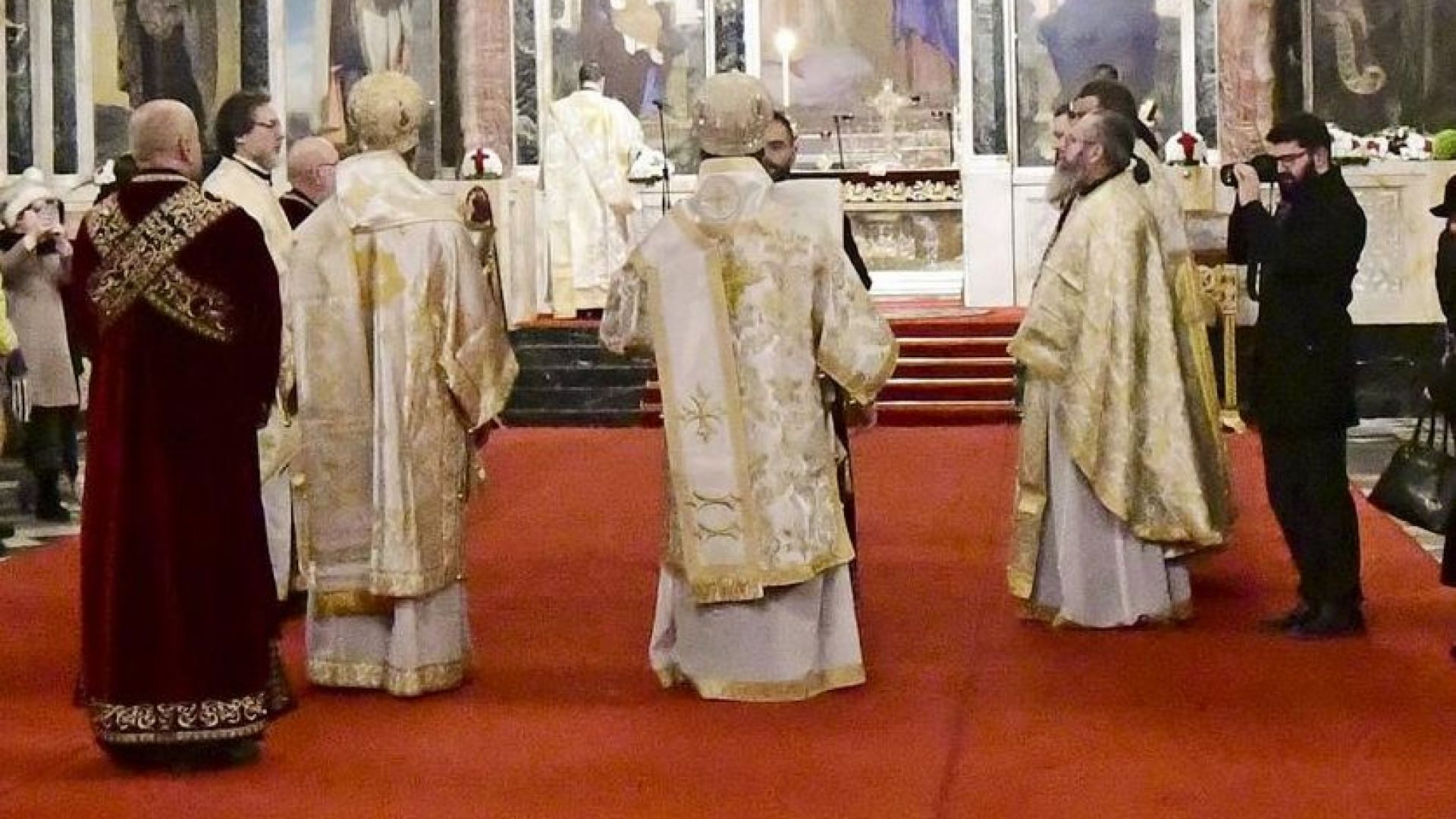 Официалната страница на Светия синод във фейсбук започна първото си