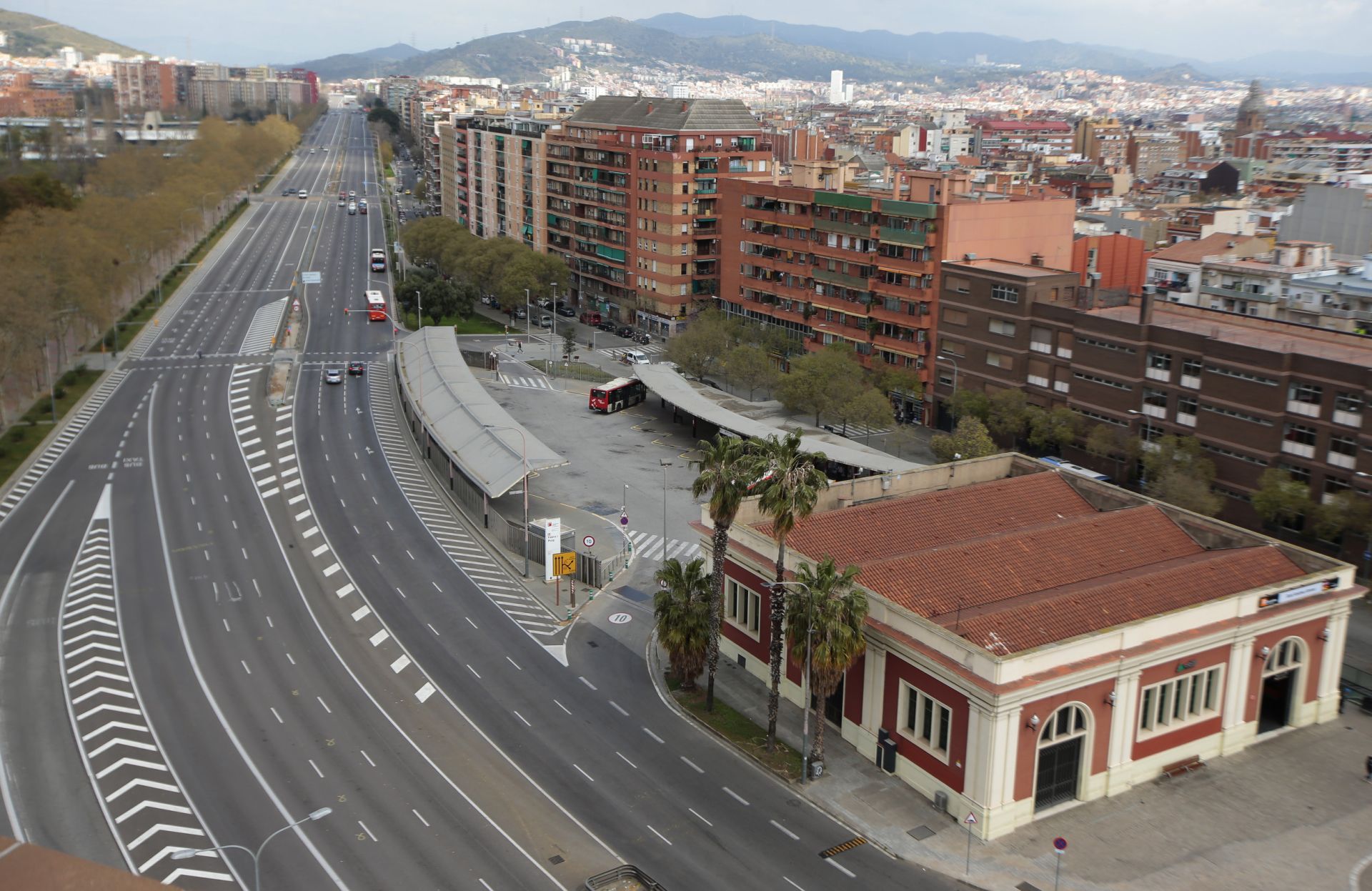Испанското правителство обяви извънредно положение, с което наложи ограничения в придвижването из страната