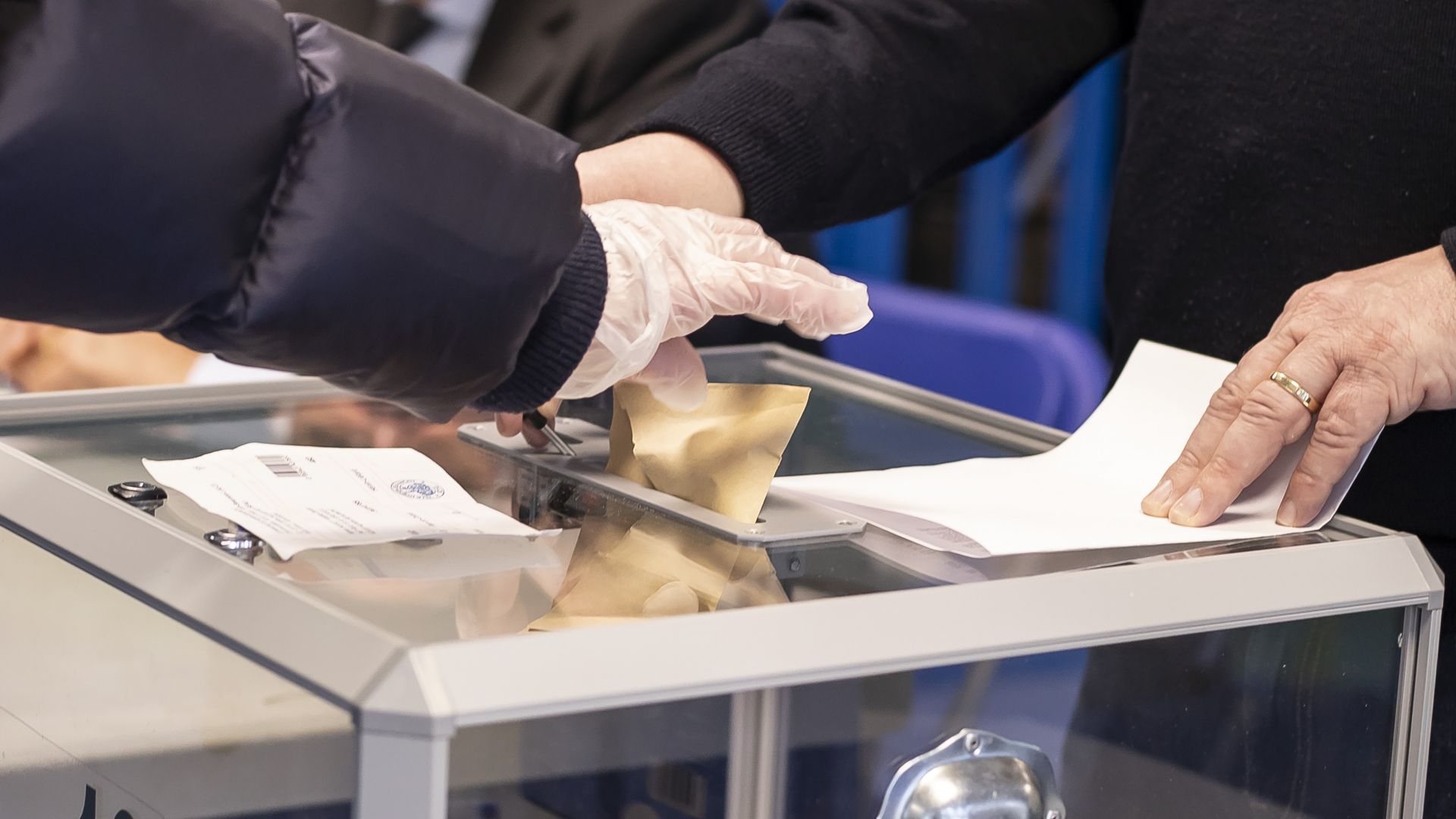 Управляващата партия в Южна Корея печели убедителна победа на произведените