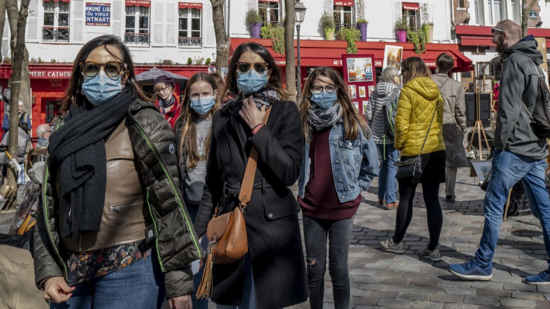 Франция ще удължи строгата си национална карантина заради епидемията от