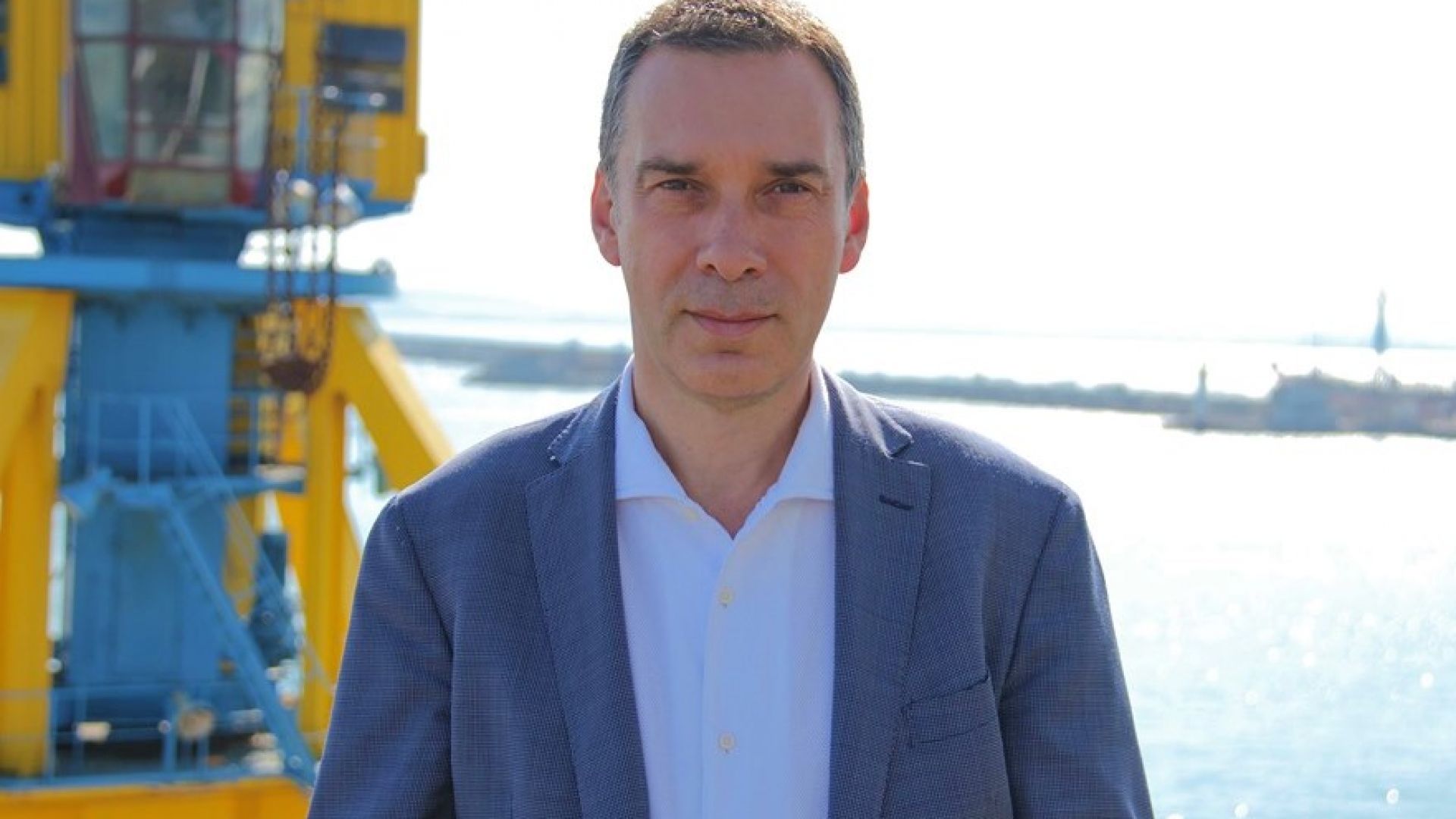 Наред с медиците днес социалните работници нямат много свободно време