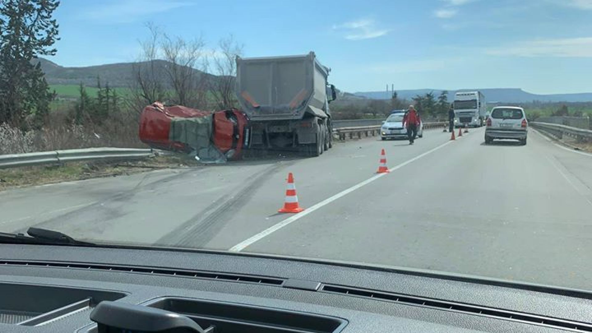 Тежка катастрофа: Камион смаза кола край Девня, има загинали