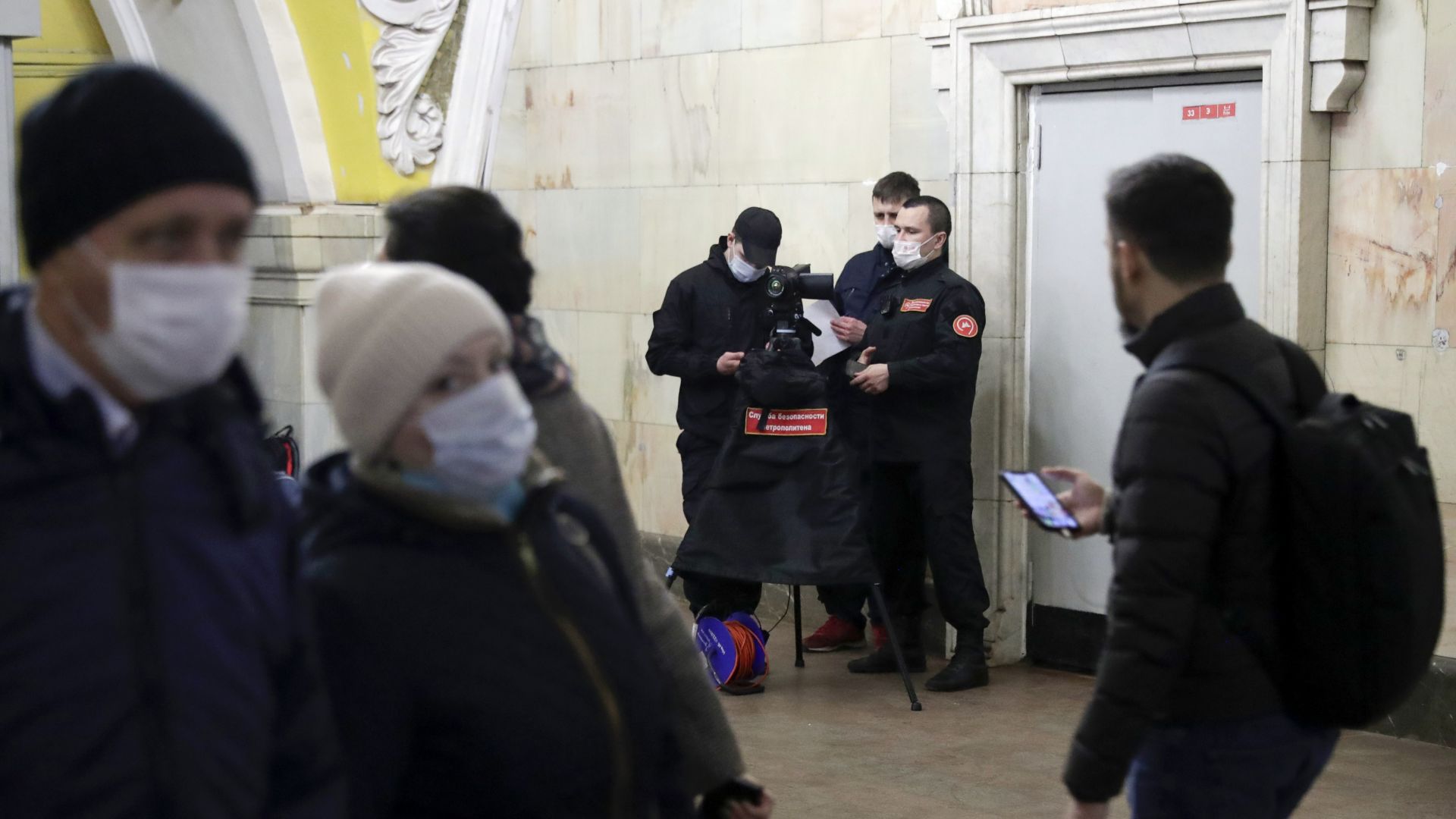 Пътна полиция проверява документите на всички влизащи в Москва автомобили