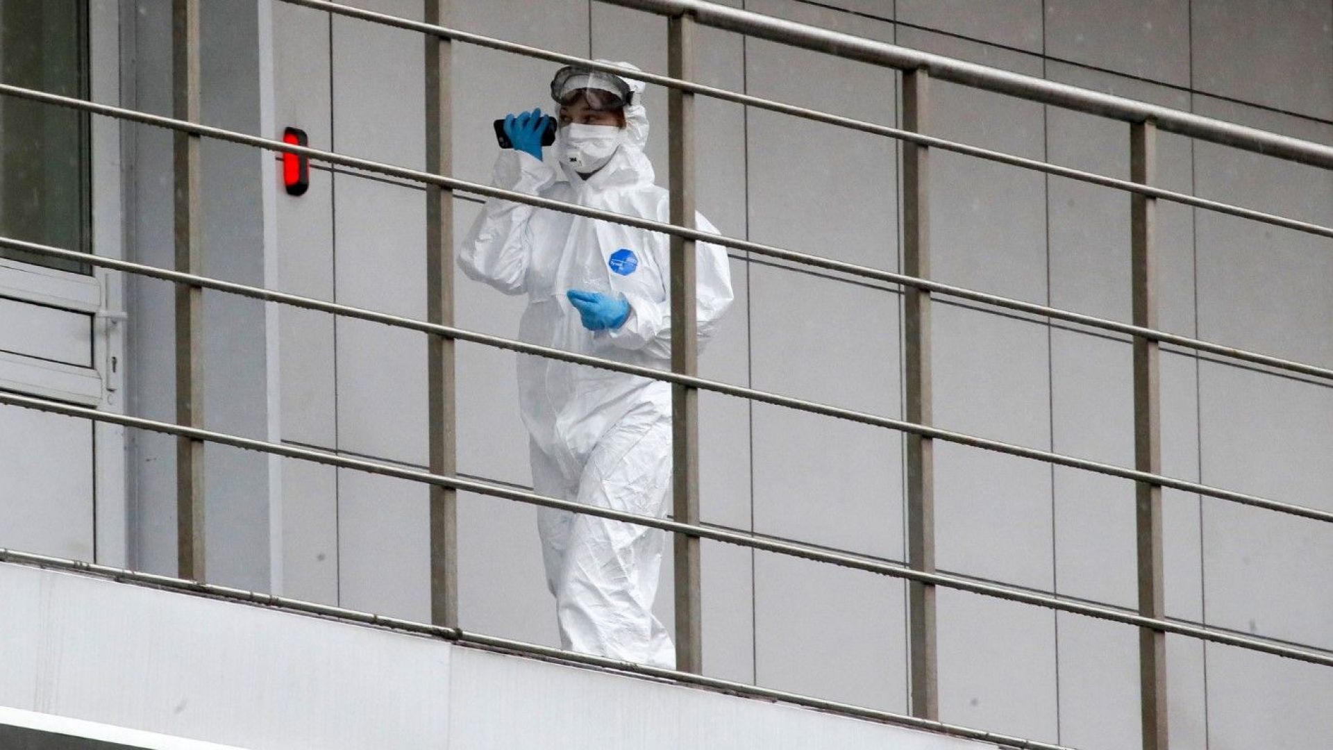 Учени от Националния изследователски институт НИИ по грипа към Министерството