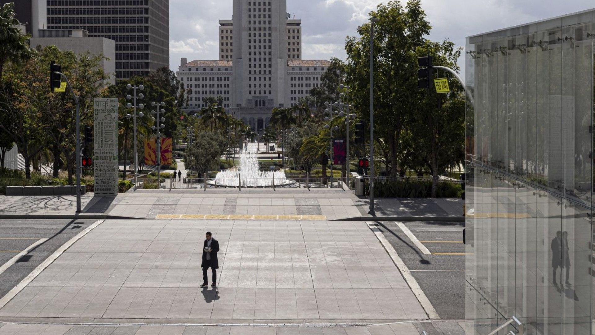 Губернаторът на американския щат Калифорния Гавин Нюсъм нареди на всички