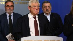Кирил Ананиев отмени заповедта за задължителните маски