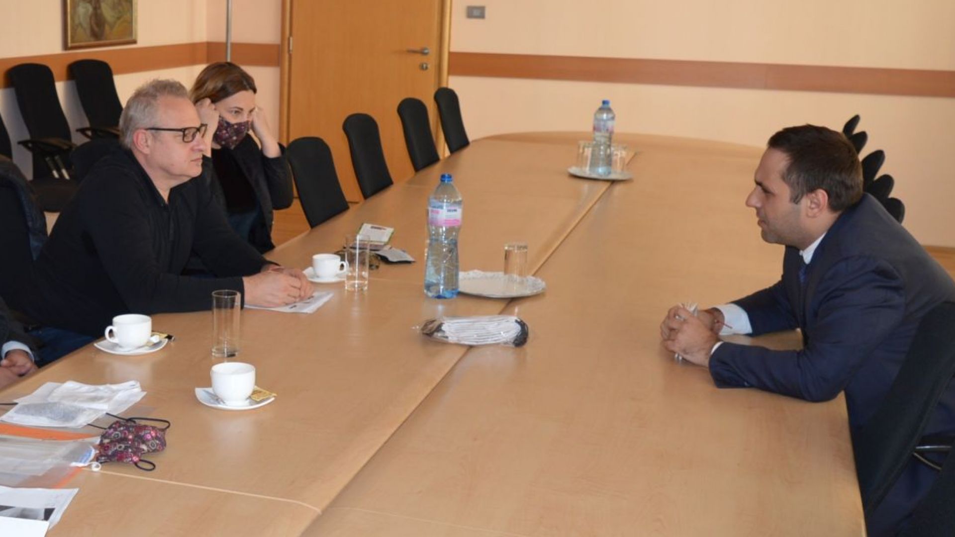 Министърът на икономиката Емил Караниколов проведе среща с български производители