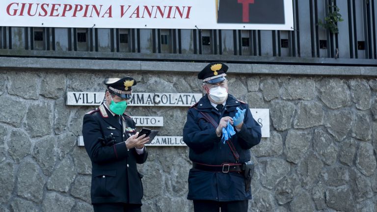 Covid рекорд: 627 починаха за ден в Италия. Ломбардия вика армията на помощ