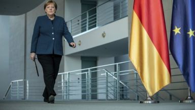 Кабинетът на Меркел договори план за стимулиране на икономиката от €130 млрд.
