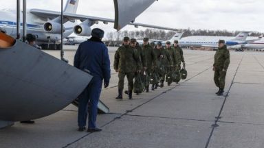 Военните лекари от Русия пристигнаха в Италия