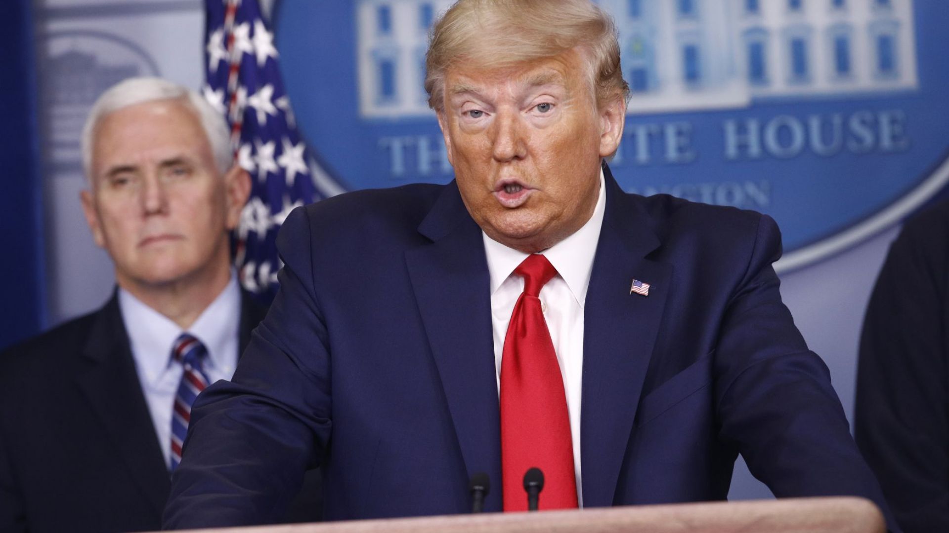 Коронавирусът причини опасен спад в американската икономика а шансовете за