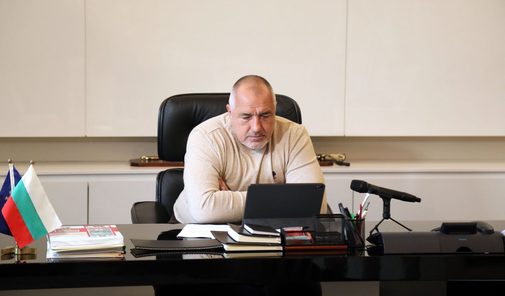 Бойко Борисов разговаря с министрите онлайн