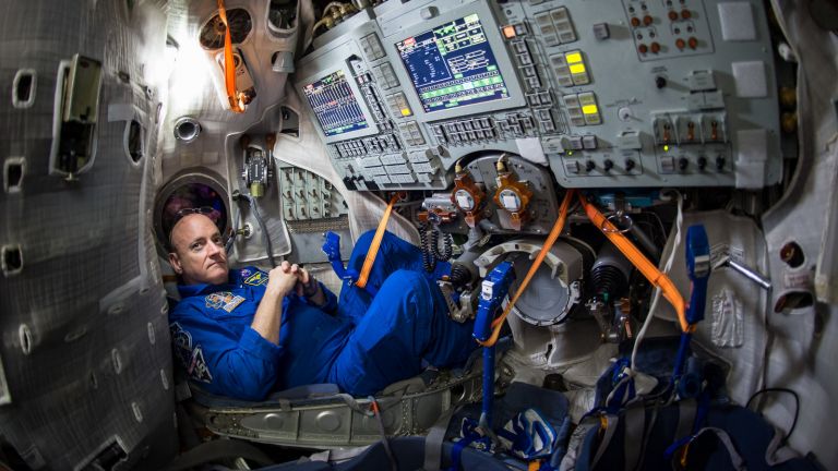 Астронавт от НАСА дава съвети как да преживеем социалната изолация