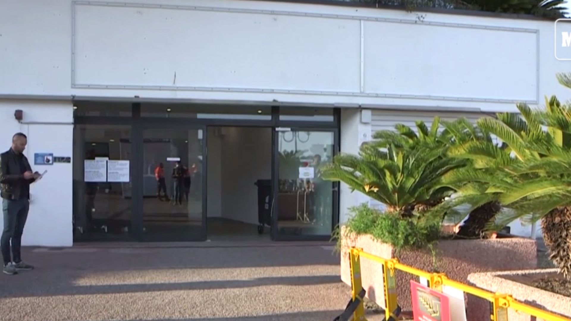 Фестивалният дворец във френския град Кан трябваше да се готви