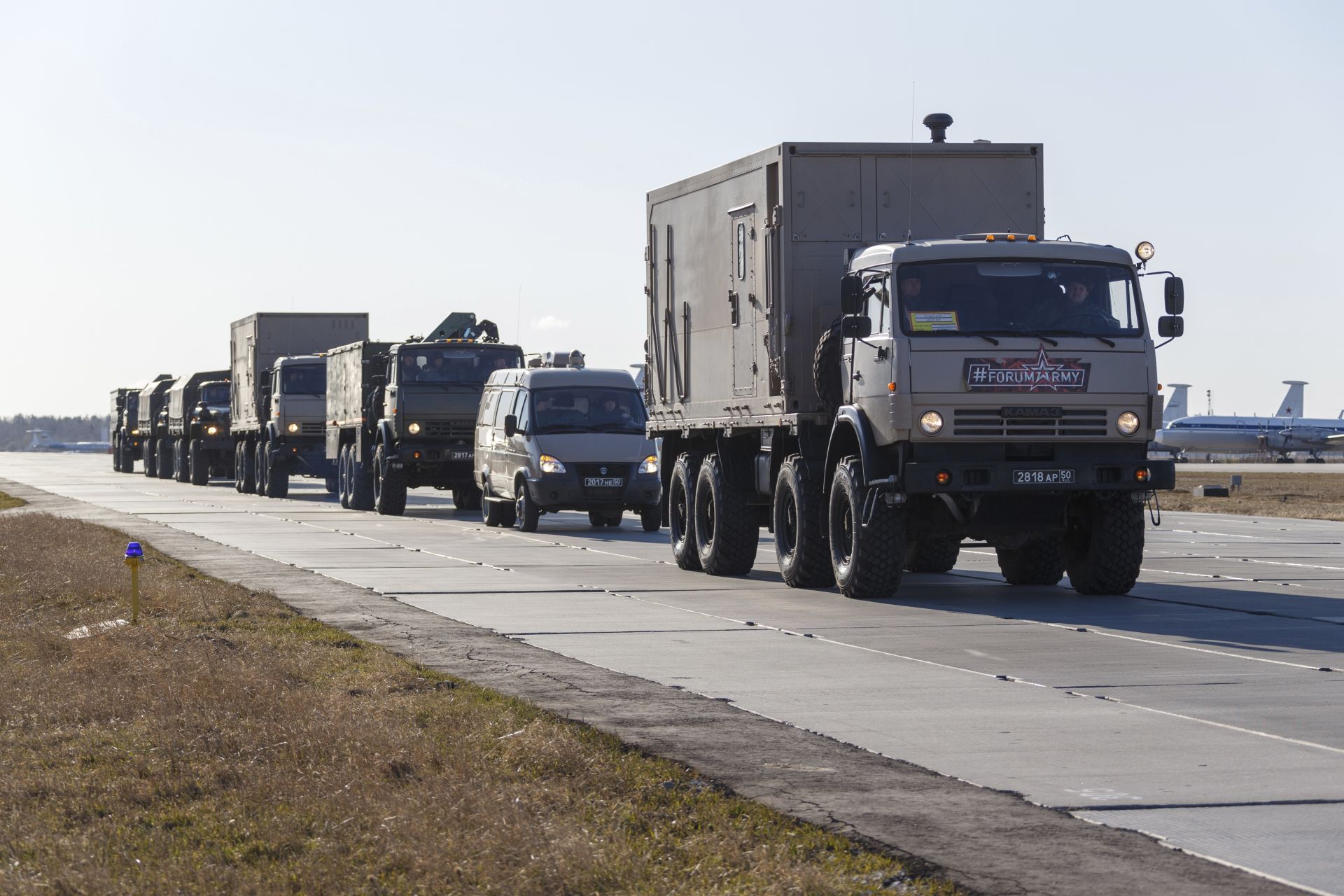 Руски военни транспортират оборудването за Италия до летището край Москва