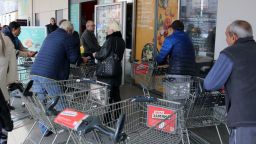 План COVID-19: Поне 1 млн. души ще загубят работа или заплати, всички на тест