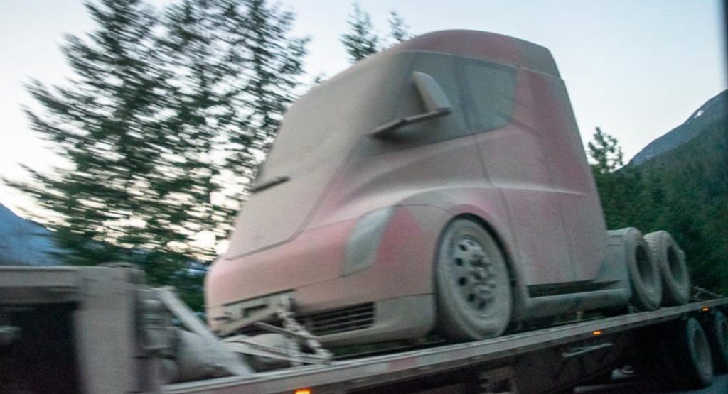 Камионът на Tesla се завърна от тестове в Аляска