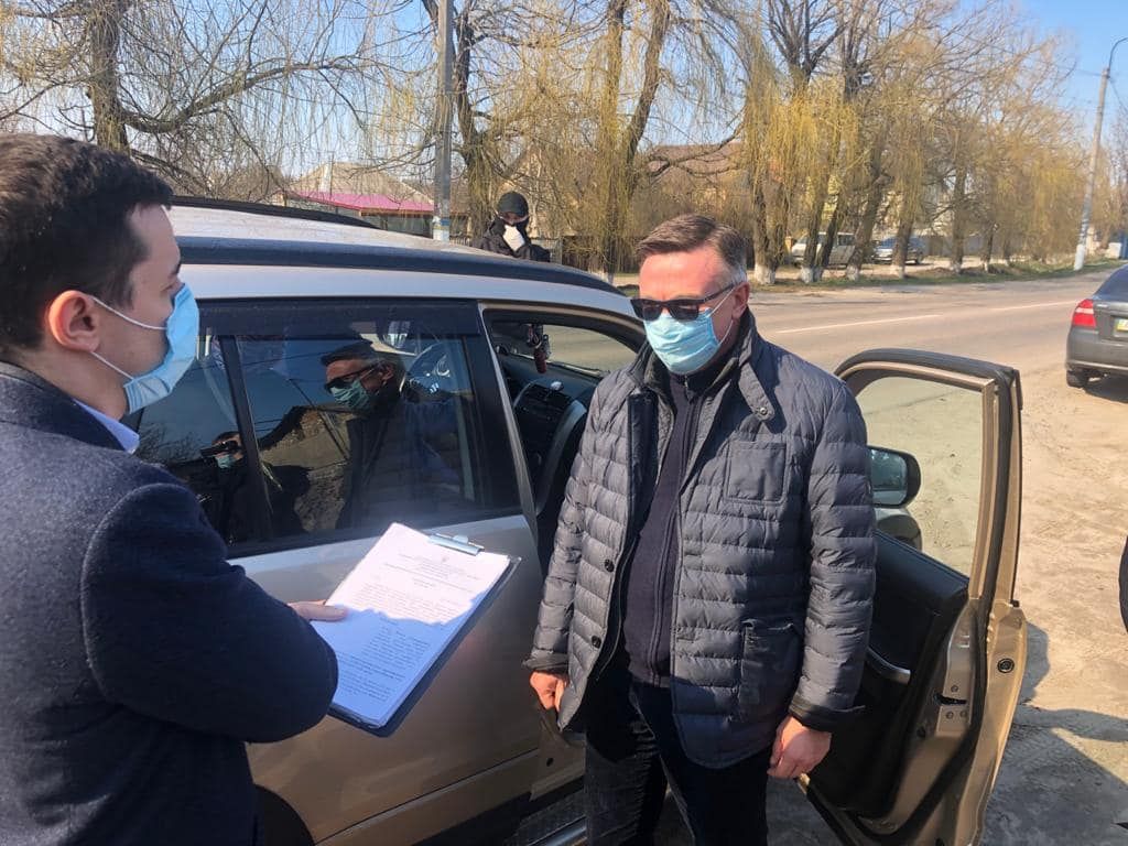 По време на ареста Леонид Кожара е бил с маска заради коронавируса