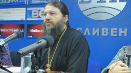 Свещеник: При комунизма затваряха църквите