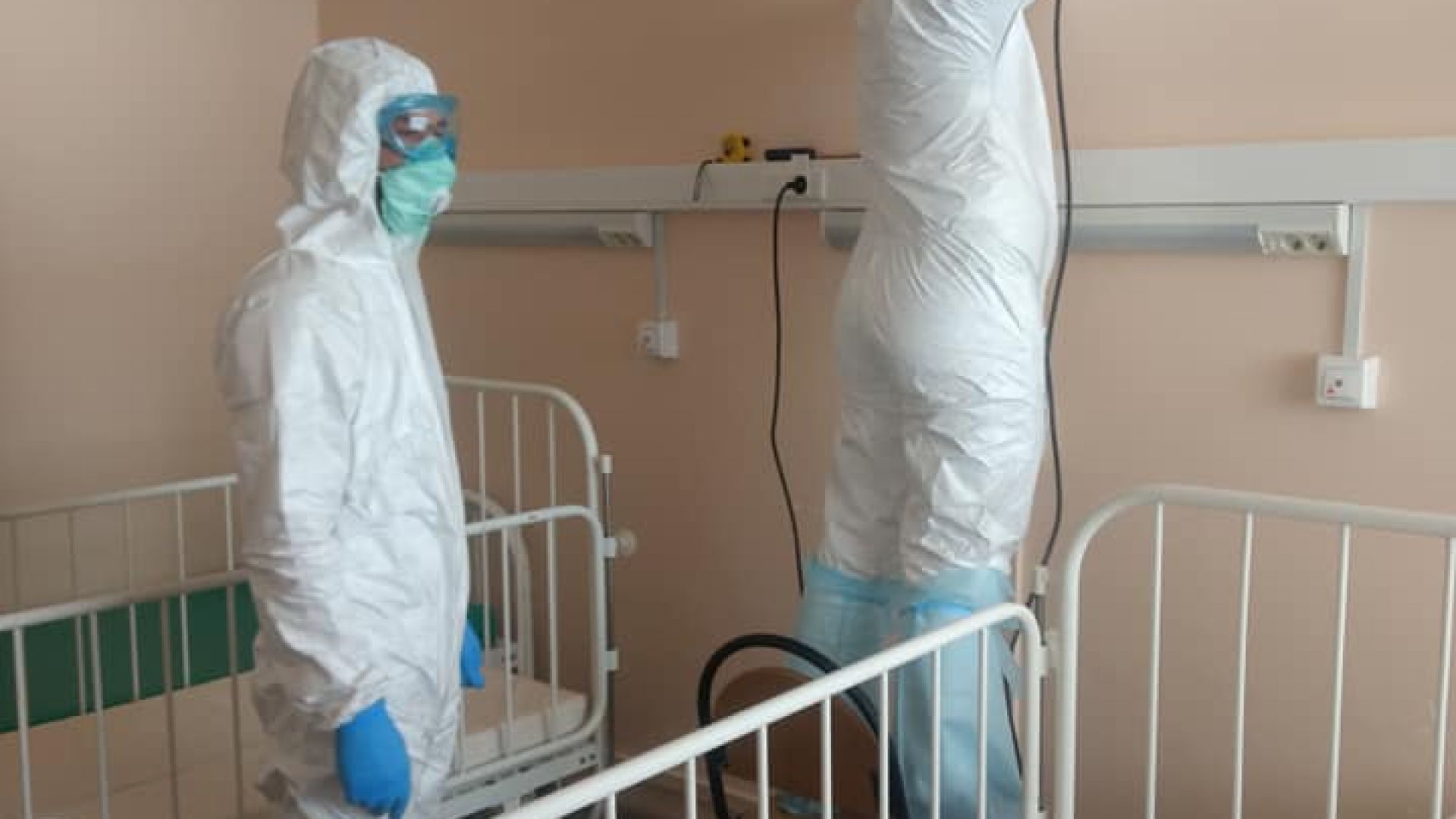 ДЗИ застрахова безплатно медицинските лица на първа линия в София