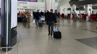 София прати самолет да прибере 39 българи от Индия