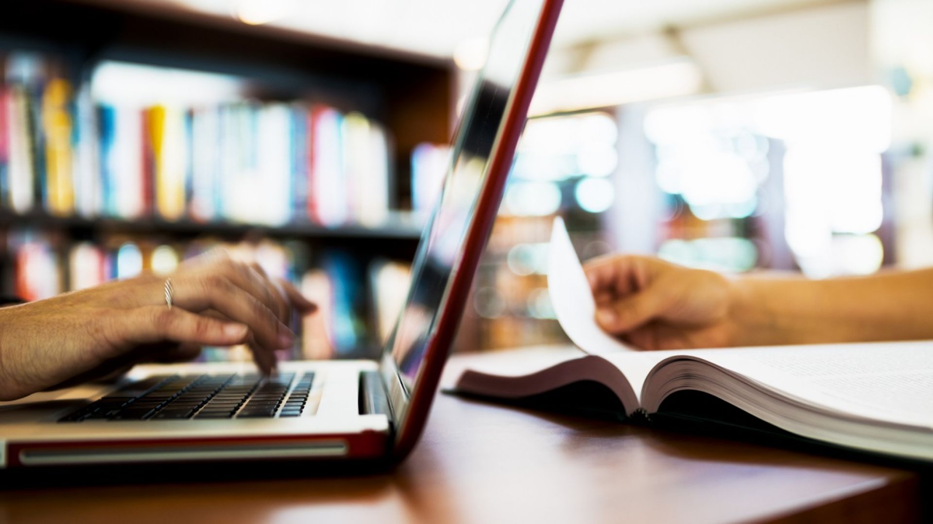 С дистанционното обучение и изолацията децата прекарват сега много време