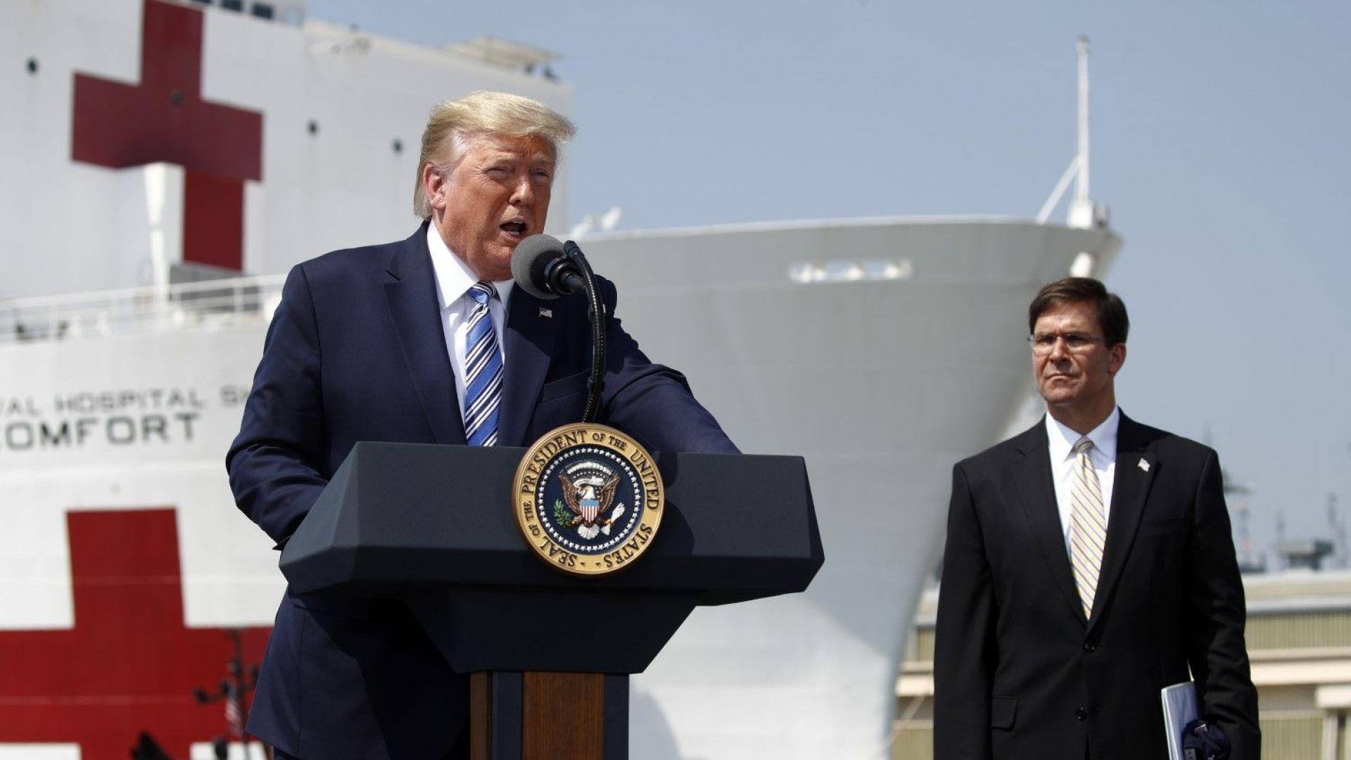 Президентът на САЩ Доналд Тръмп заяви че обмисля поставянето на