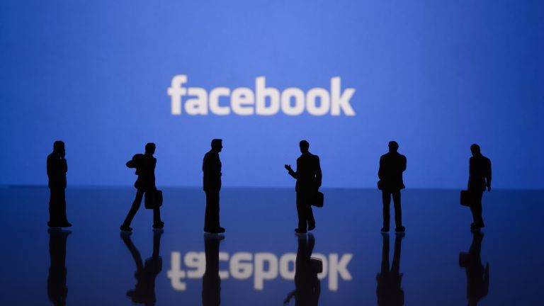 Facebook обяви, че ще трие постове, призоваващи към бунтове