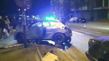 Две коли се удариха в Благоевград и пометоха още 4 паркирани