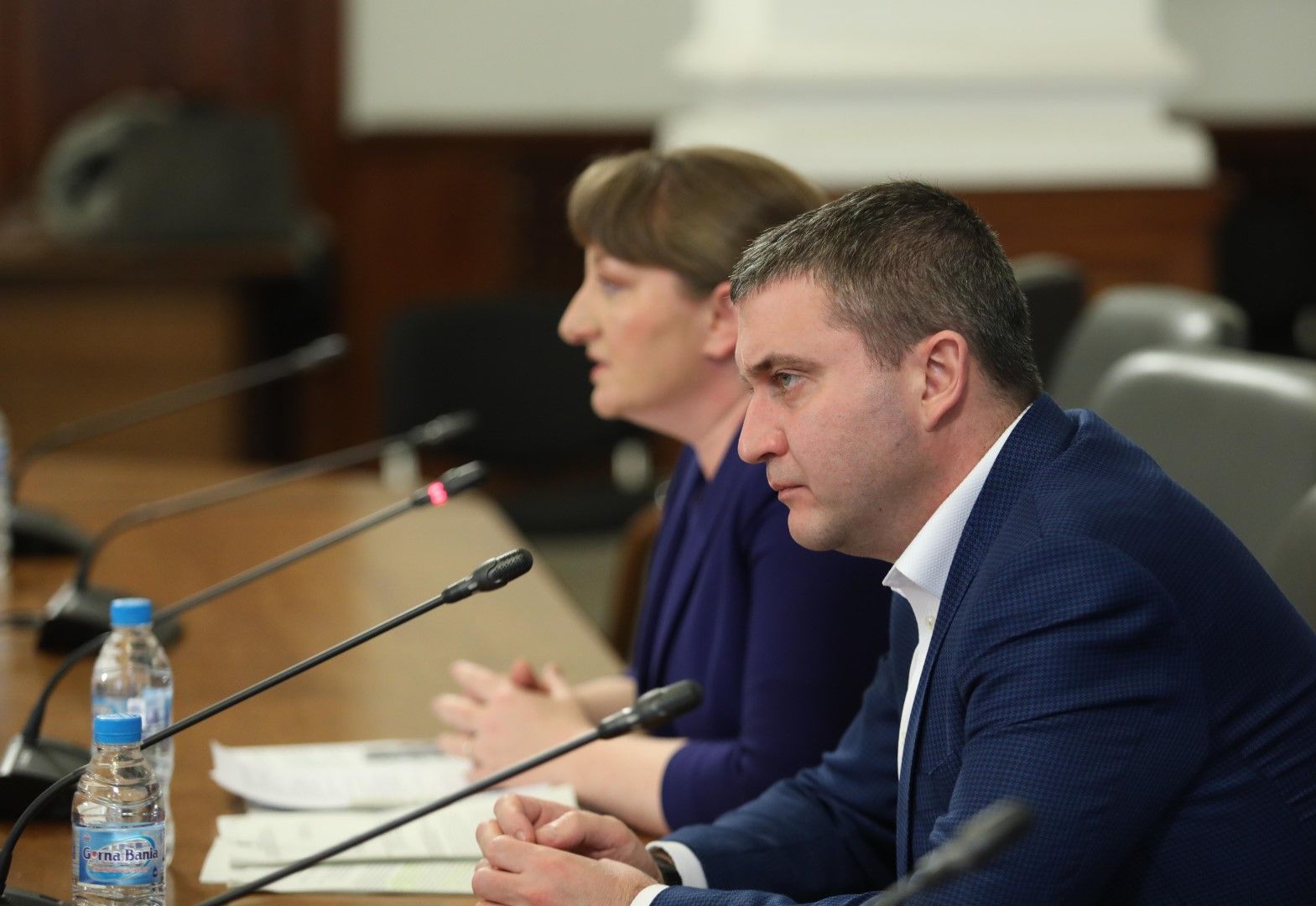 Министрите Деница Сачева и Владислав Горанов обясниха мерките на държавата на брифинг на 30 март