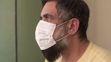 Руски учени: Брадите и мустаците не са среда за разпространение на коронавируса
