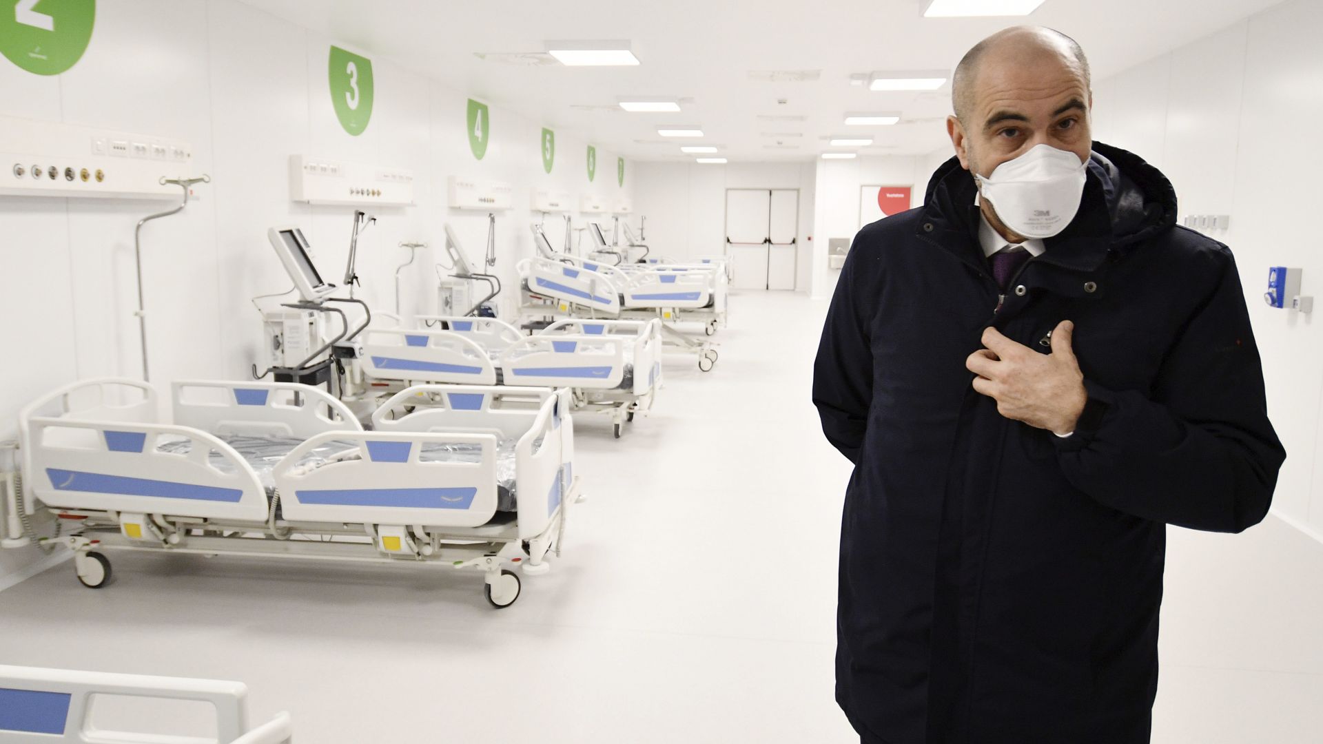 Градските власти в Милано откриха днес болница, построена за 10