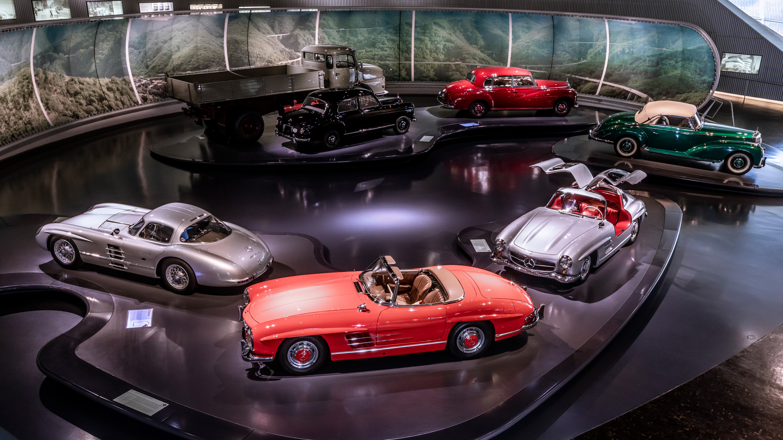 Разгледайте музея на Mercedes-Benz от вкъщи