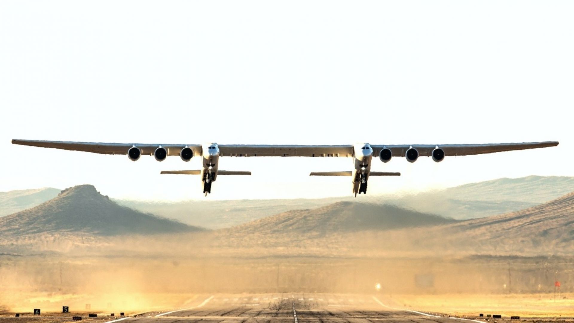 Най-големият самолет в света с нов полет