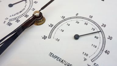 Опити с мишки: Влажност на въздуха от 40 до 60% спира коронавируса