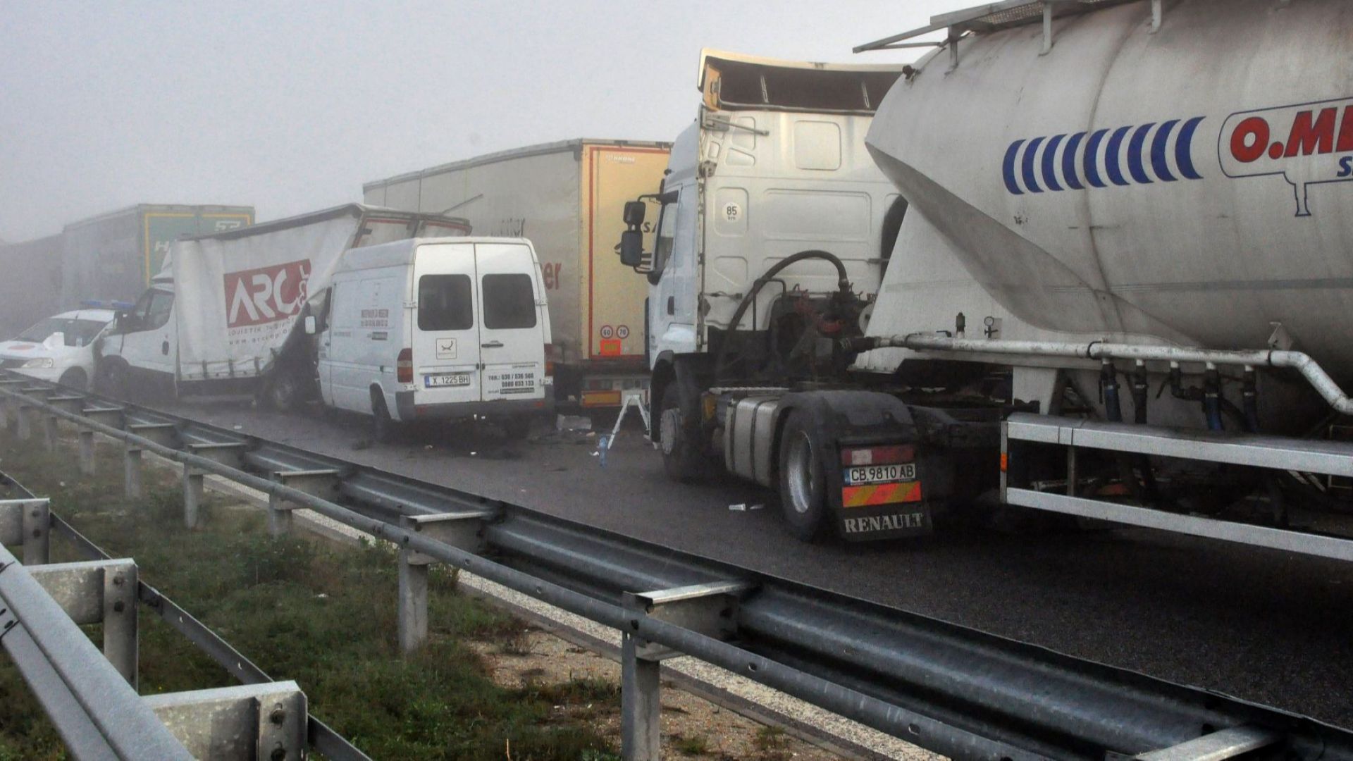 Двама шофьори са загинали при верижната катастрофа на автомагистрала Марица