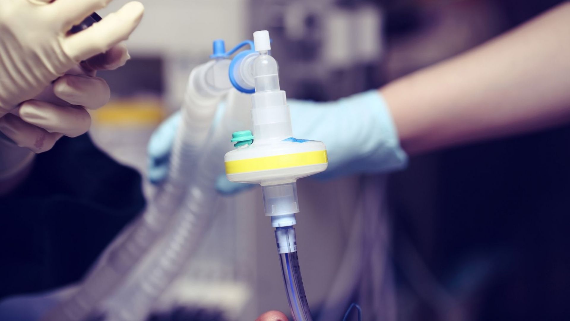 Има два завода в България които тестват производството на респиратори