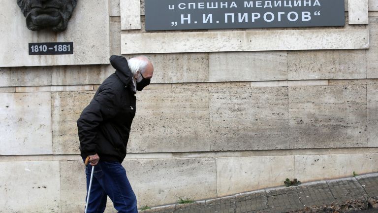 Covid-19 постави пациентите с други заболявания в безпрецедентна изолация. Стотици