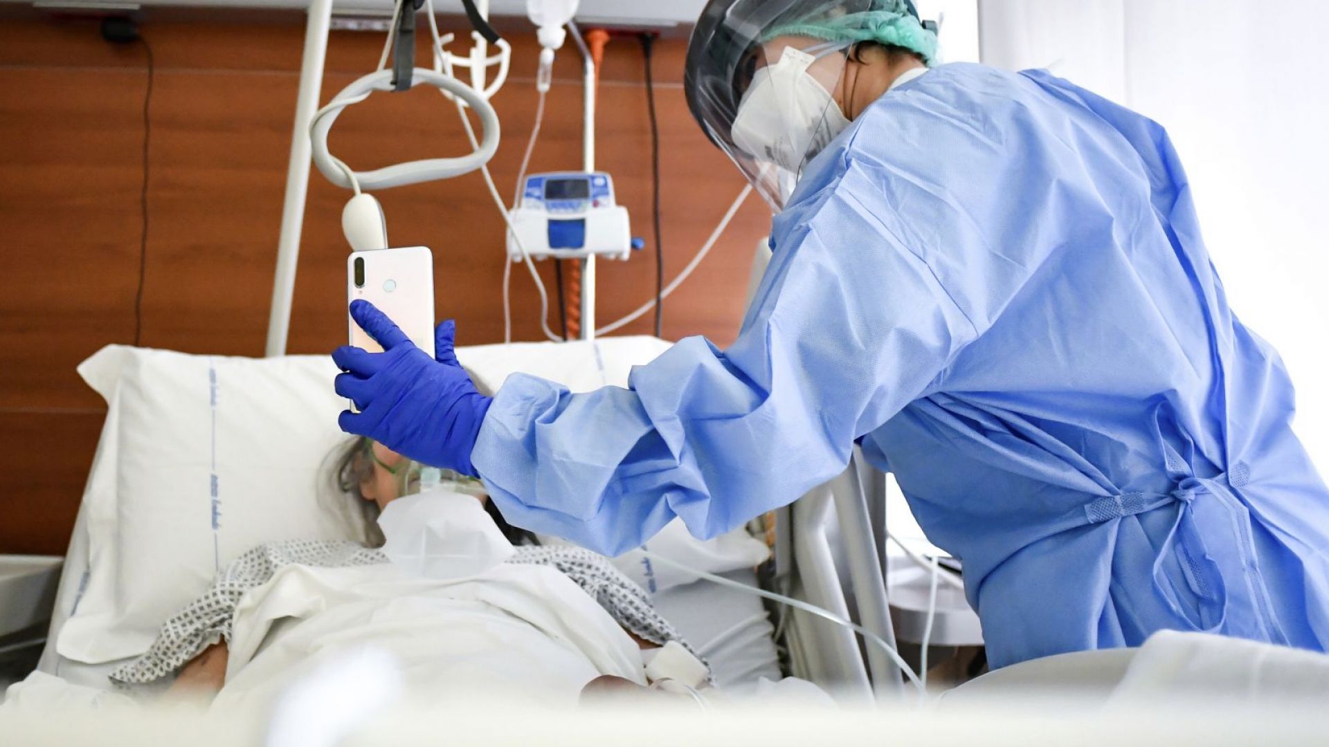 Полицай който е бил част от ескорта на италианския премиер