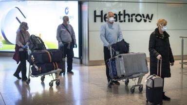 Най-натовареното летище затваря писта заради спад на полетите
