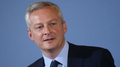 Френският финансов министър Брюно Льо Мер съобщи в Туитър снощи