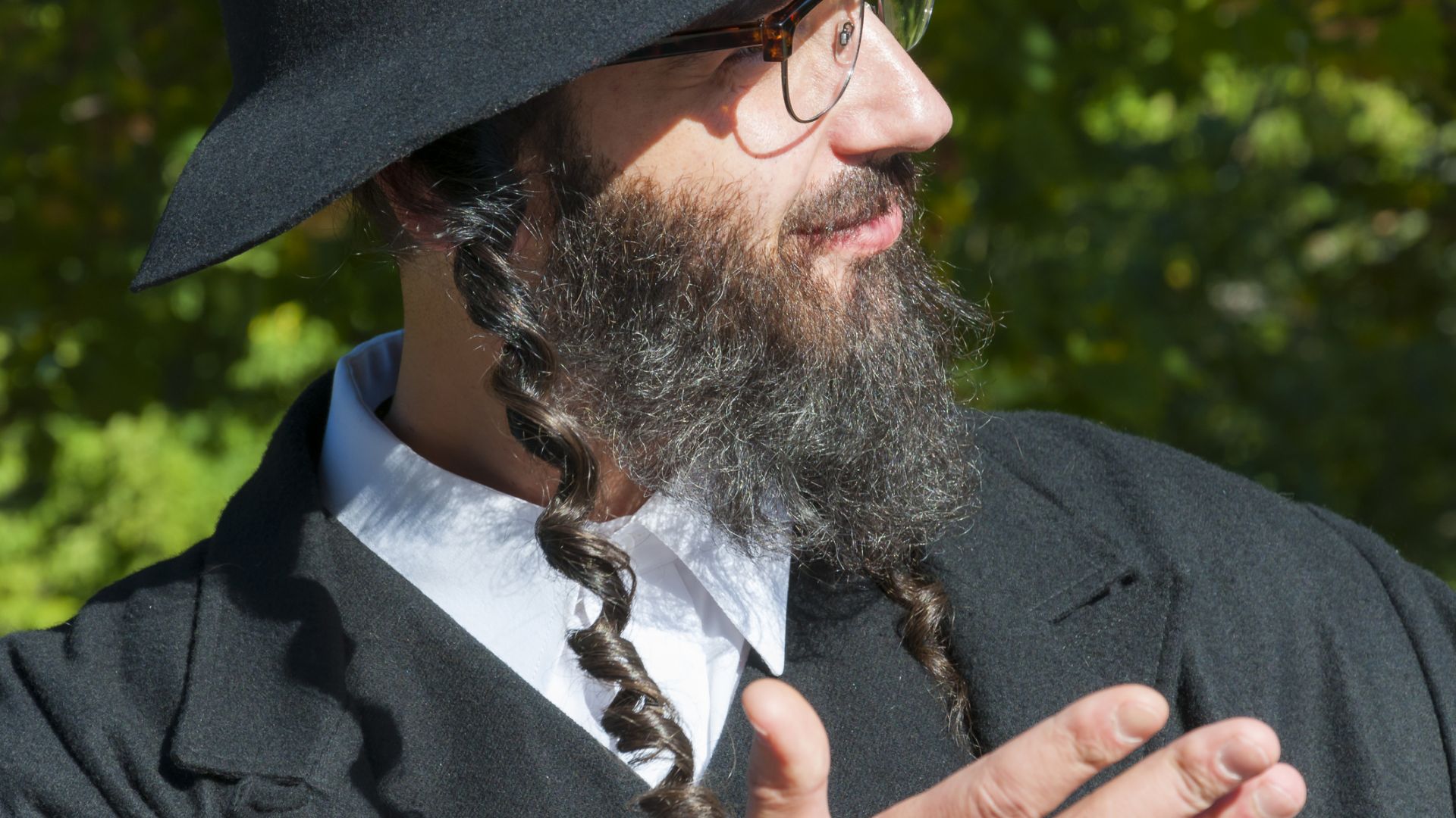 В Израел ще правят специални маски за мъжете, които носят бради по религиозни причини