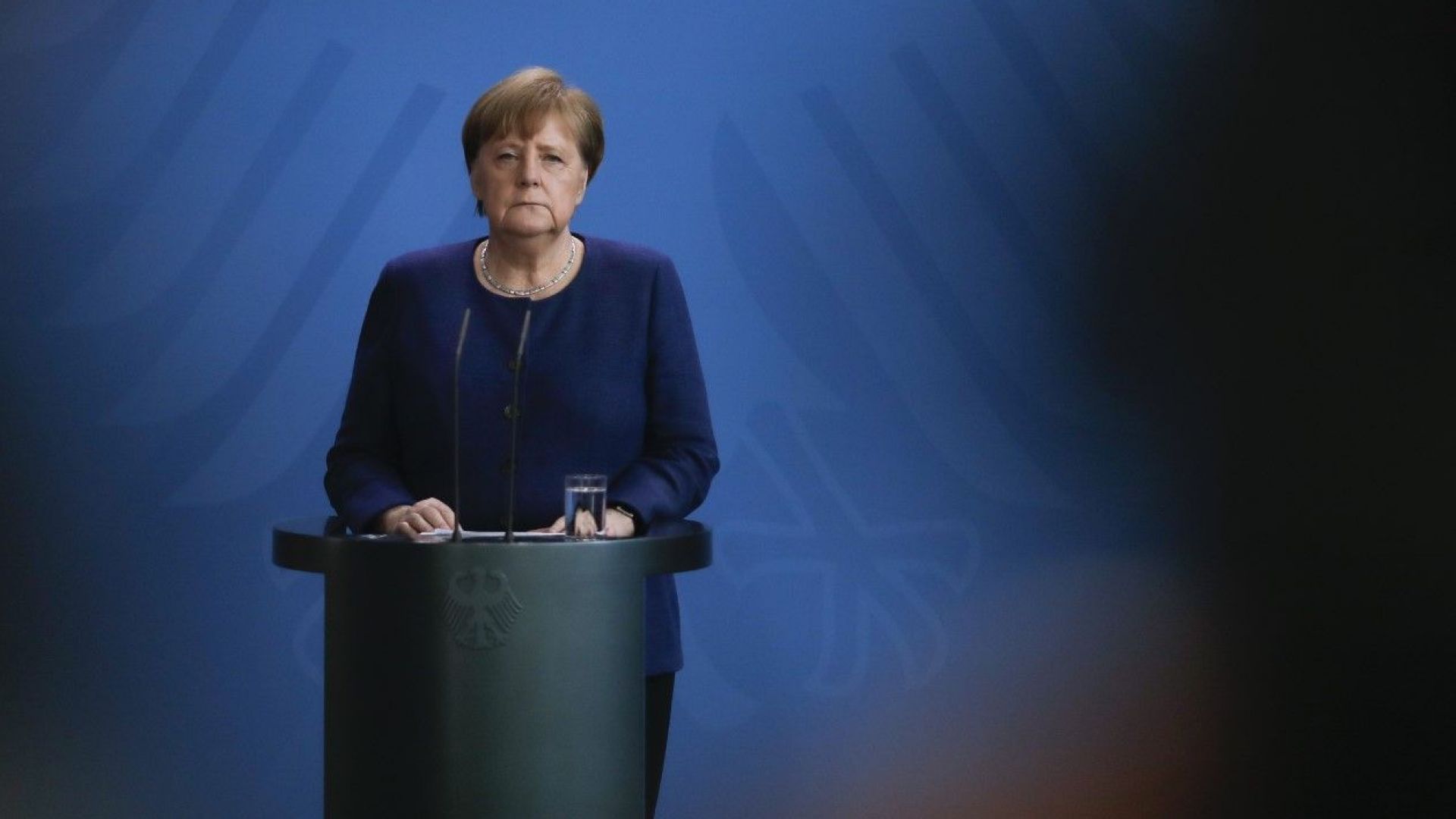 Германската канцлерка Ангела Меркел изрази недоволството си, че започващото отслабване