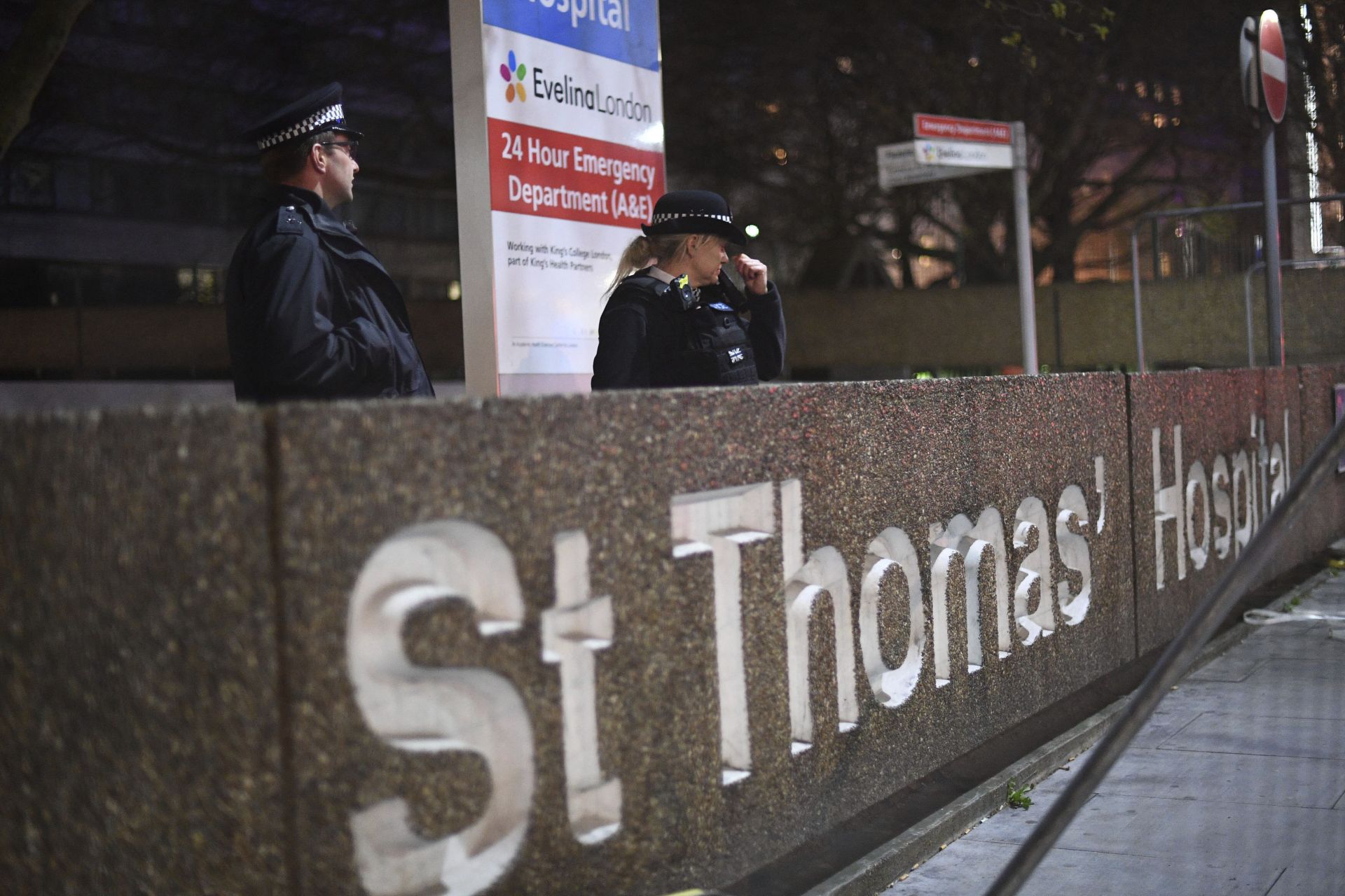 Полиция се грижи за сигурността около лондонската болница "Сейнт Томас"