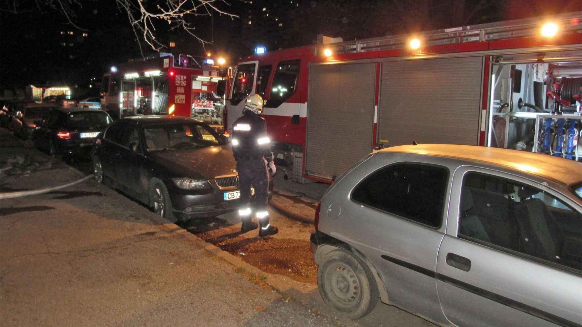 Пожар остави без покрив семейство с четири деца в Русе.