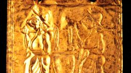 Какво се знае за загадъчната "златна книга", открита в България?