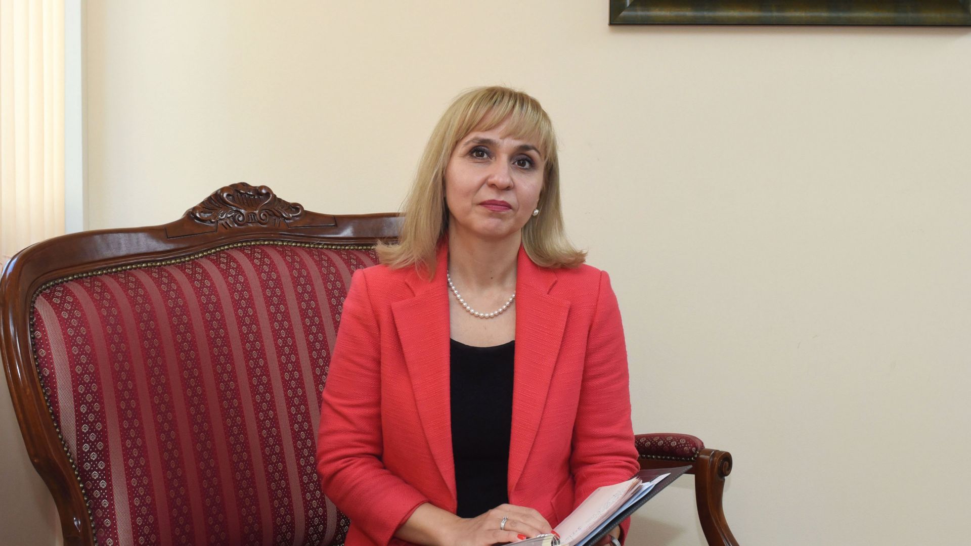 Омбудсманът Диана Ковачева препоръча на трите мобилни оператора Теленор